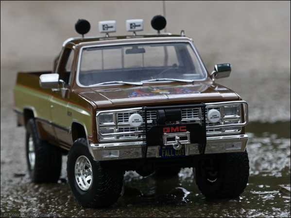 1:18 GMC K-2500 Sierra Grande 82´ FallGuy Ein Colt Für Alle Fälle